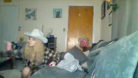 Snapshot of lilvioletxxx chatting on 09-13-25, 12:43 Little Violet online show from 09-13-25, 12:43