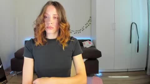 LILY online show from 06-25-26, 07:24