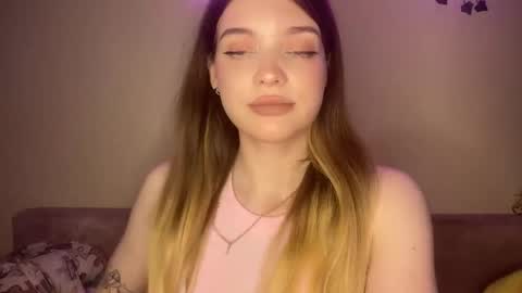 Snapshot of lily__moon_ chatting on 04-13-26, 06:57 Lily online show from 04-13-26, 06:57