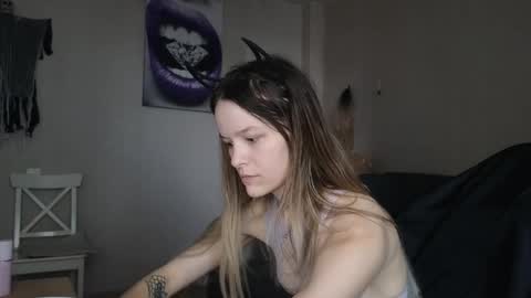 lily_and_jake online show from 11-02-25, 08:06