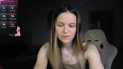 Snapshot of lily_and_jake chatting on 05-19-26, 07:04 lily_and_jake online show from 05-19-26, 07:04