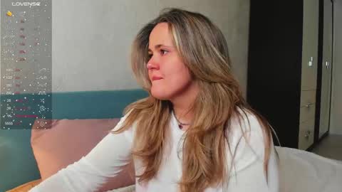 Lily online show from 04-21-26, 07:58