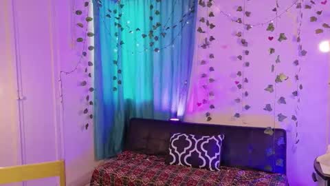 Snapshot of lily_bunny_1 chatting on 09-15-25, 04:18 Fansly LilyBunny- help me reach 50 thumbs up online show from 09-15-25, 04:18