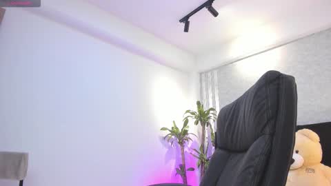 lily_cash1 online show from 12-01-25, 01:27