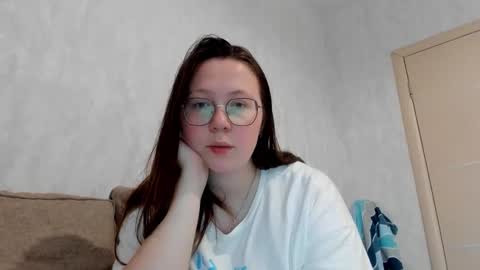 Lily Chays online show from 10-14-25, 01:50
