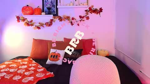 Snapshot of lily_evans_ chatting on 10-10-25, 09:25 just lily online show from 10-10-25, 09:25