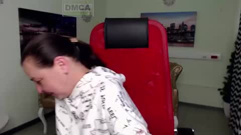 Lily online show from 06-11-26, 04:54
