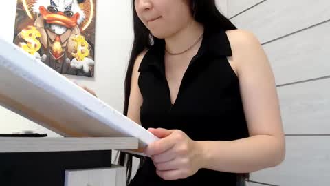 Snapshot of lily_litle chatting on 12-04-24, 10:08 Lily Litle online show from 12-04-24, 10:08