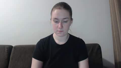 Snapshot of lily_love_x chatting on 12-05-24, 11:40 lily_love_x online show from 12-05-24, 11:40