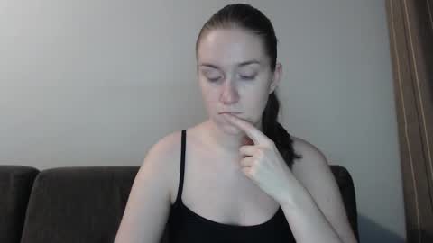 Snapshot of lily_love_x chatting on 12-11-24, 11:21 lily_love_x online show from 12-11-24, 11:21