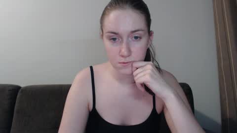 Snapshot of lily_love_x chatting on 12-12-24, 02:26 lily_love_x online show from 12-12-24, 02:26