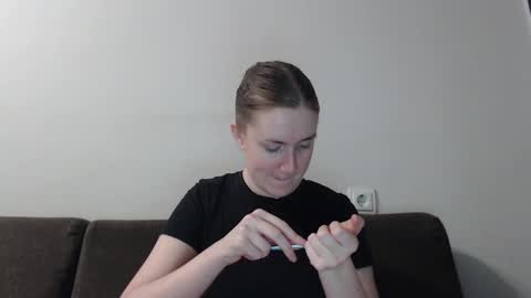 Snapshot of lily_love_x chatting on 01-29-25, 10:43 lily_love_x online show from 01-29-25, 10:43