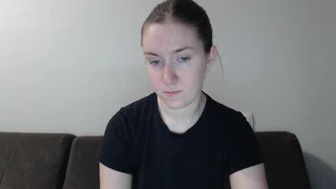 Snapshot of lily_love_x chatting on 01-31-25, 06:02 lily_love_x online show from 01-31-25, 06:02