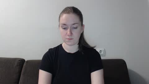 Snapshot of lily_love_x chatting on 02-01-25, 11:27 lily_love_x online show from 02-01-25, 11:27