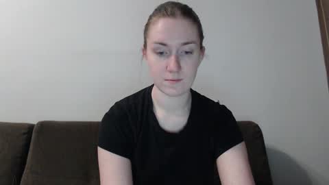 Snapshot of lily_love_x chatting on 02-06-25, 06:51 lily_love_x online show from 02-06-25, 06:51