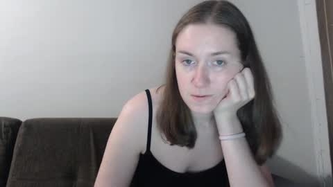 Snapshot of lily_love_x chatting on 10-04-25, 11:25 lily_love_x online show from 10-04-25, 11:25