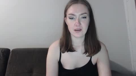 Snapshot of lily_love_x chatting on 10-16-25, 10:22 lily_love_x online show from 10-16-25, 10:22