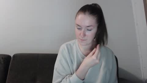 Snapshot of lily_love_x chatting on 10-17-25, 10:01 lily_love_x online show from 10-17-25, 10:01