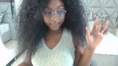 Snapshot of lily_mendoza chatting on 06-11-26, 12:32 lily_mendoza online show from 06-11-26, 12:32