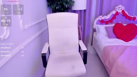 Snapshot of lily_merlin chatting on 02-16-25, 08:00 Lily online show from 02-16-25, 08:00