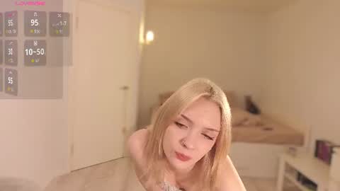 Snapshot of lily_moony chatting on 07-19-26, 11:52 Lily online show from 07-19-26, 11:52