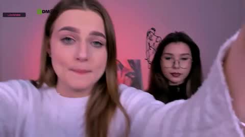 Lily online show from 10-20-25, 07:03