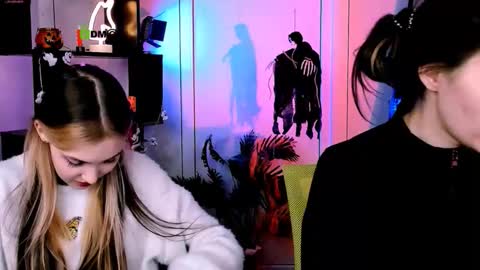 Lily online show from 11-01-25, 08:11