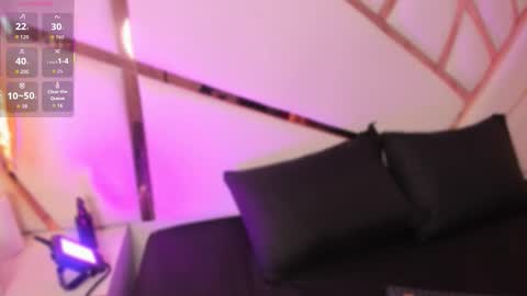   .  online show from 11-12-25, 11:43