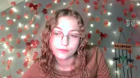 small lily online show from 10-13-25, 01:11
