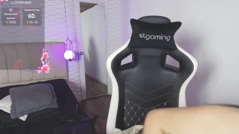 lily_waist online show from 11-03-25, 10:49