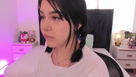 Snapshot of lily_woodz chatting on 05-15-26, 07:32 LilyWoodz online show from 05-15-26, 07:32