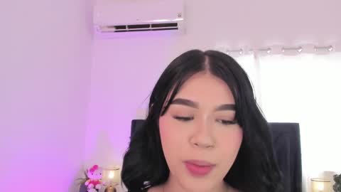 Snapshot of lily_woodz chatting on 05-17-26, 02:46 LilyWoodz online show from 05-17-26, 02:46