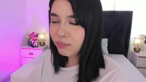 Snapshot of lily_woodz chatting on 05-18-26, 07:09 LilyWoodz online show from 05-18-26, 07:09