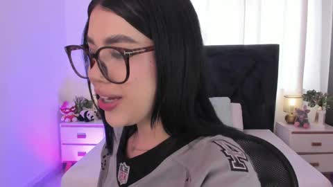 Snapshot of lily_woodz chatting on 06-02-26, 07:05 LilyWoodz online show from 06-02-26, 07:05