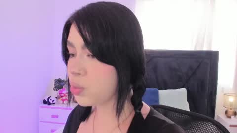 Snapshot of lily_woodz chatting on 06-21-26, 02:41 LilyWoodz online show from 06-21-26, 02:41