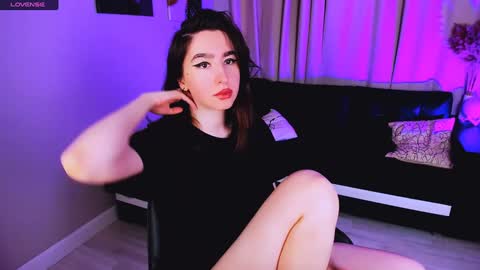 Snapshot of lily_xbaby chatting on 01-25-25, 08:42 LILY online show from 01-25-25, 08:42