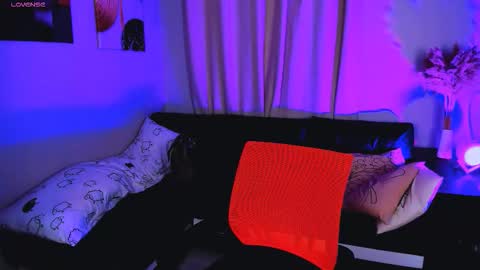 Snapshot of lily_xbaby chatting on 09-23-25, 08:39 LILY online show from 09-23-25, 08:39