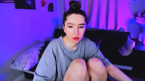 Snapshot of lily_xbaby chatting on 11-19-25, 07:52 LILY online show from 11-19-25, 07:52