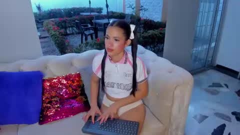 Snapshot of lilyangell chatting on 06-13-26, 12:14 Lili online show from 06-13-26, 12:14