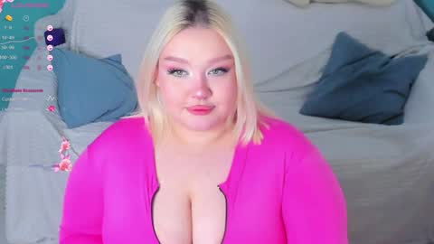 Snapshot of lilybelll chatting on 01-19-25, 09:33 Lily online show from 01-19-25, 09:33