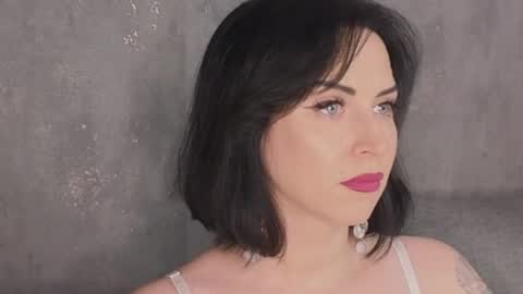 Lily online show from 05-20-26, 11:27