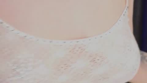 Snapshot of lilyconor chatting on 06-25-26, 02:21 Lily online show from 06-25-26, 02:21