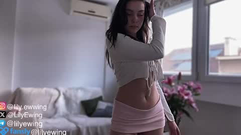 Snapshot of lilyewing_ chatting on 05-04-26, 03:30 Lily online show from 05-04-26, 03:30