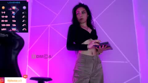 Snapshot of lilylouisee_ chatting on 11-26-25, 12:33 Liliana louise online show from 11-26-25, 12:33