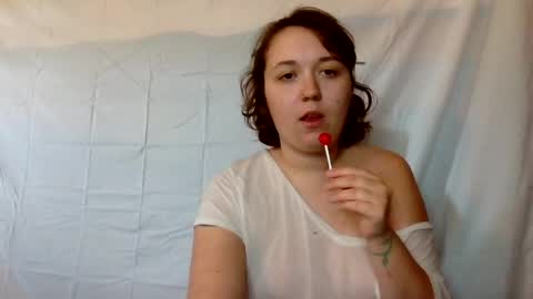 Snapshot of lilylovegood04 chatting on 06-28-26, 09:43 lily online show from 06-28-26, 09:43