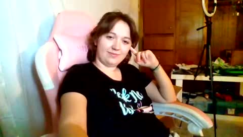 Snapshot of lilylovegood04 chatting on 08-04-26, 05:59 lily online show from 08-04-26, 05:59