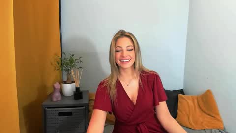 Snapshot of lilylovely26 chatting on 02-01-25, 12:47 Lily online show from 02-01-25, 12:47
