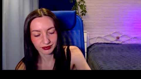 Lily online show from 11-14-25, 08:35