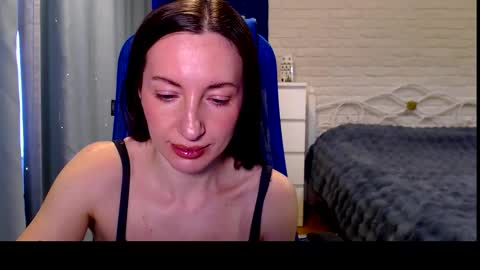 Lily online show from 02-12-26, 07:47