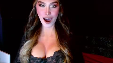 Snapshot of lilymonstercock chatting on 01-03-25, 01:05 IM YOUR TRUE GODESS Lilymonstercock online show from 01-03-25, 01:05